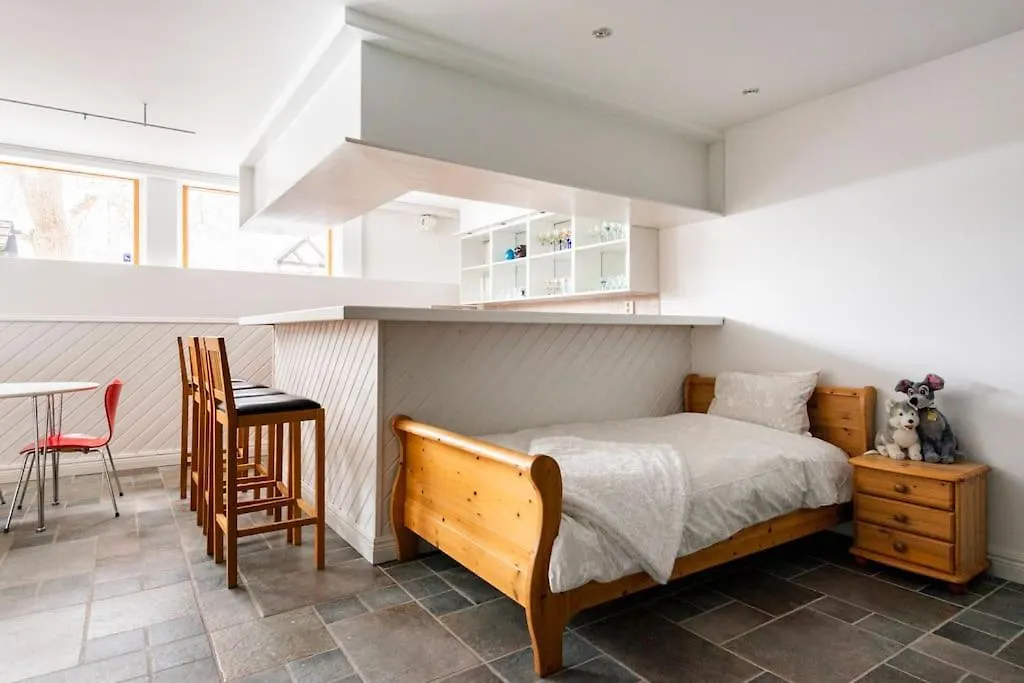 Laegenhet I Ett Hus Egen Ingang Apartment Sundbyberg