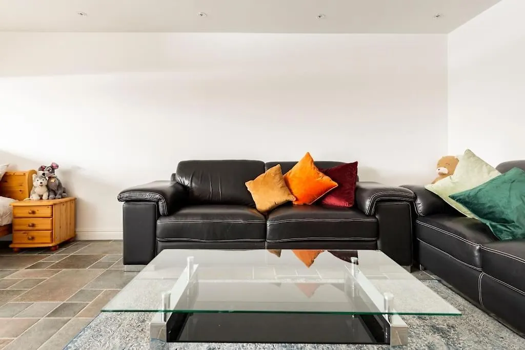 Laegenhet I Ett Hus Egen Ingang Apartment Sundbyberg
