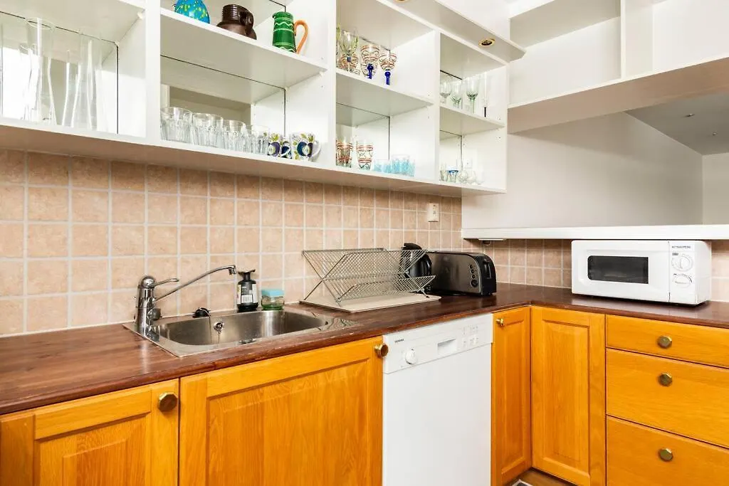 Laegenhet I Ett Hus Egen Ingang Apartment Sundbyberg