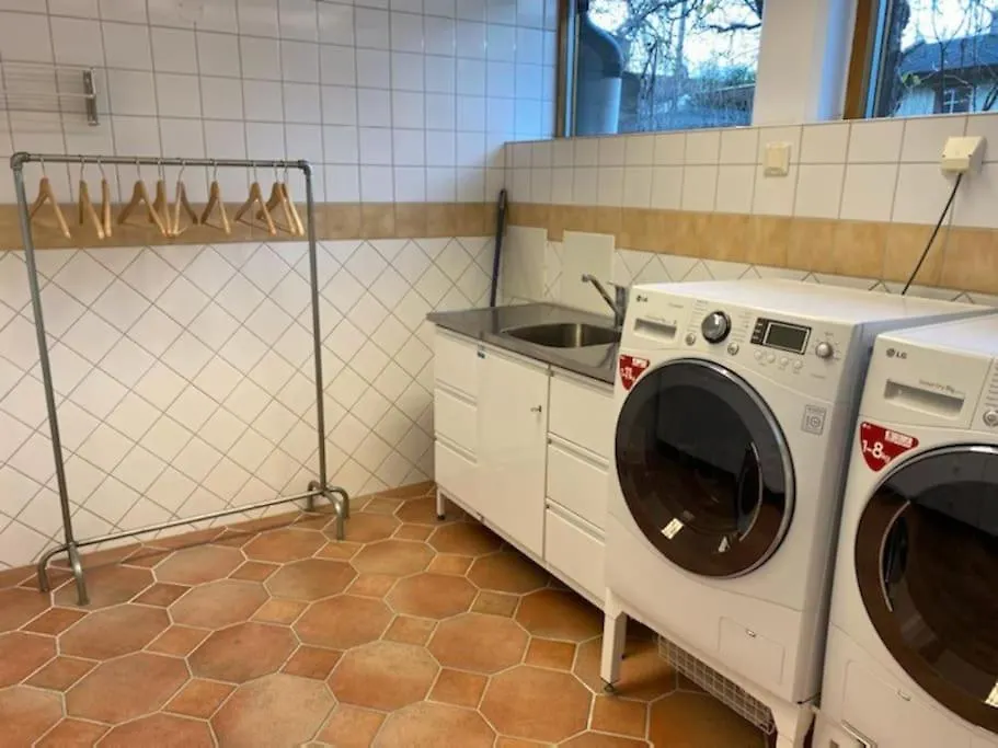 דירות סאנדביברג Laegenhet I Ett Hus Egen Ingang 0*,